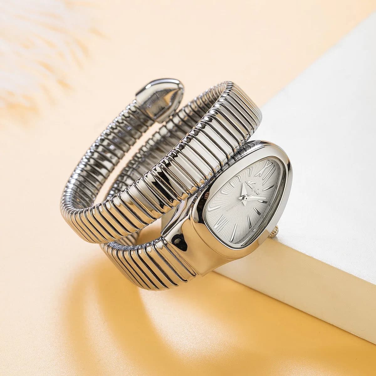 Luxury Snake-Shaped Quartz Watch for Women — image 2