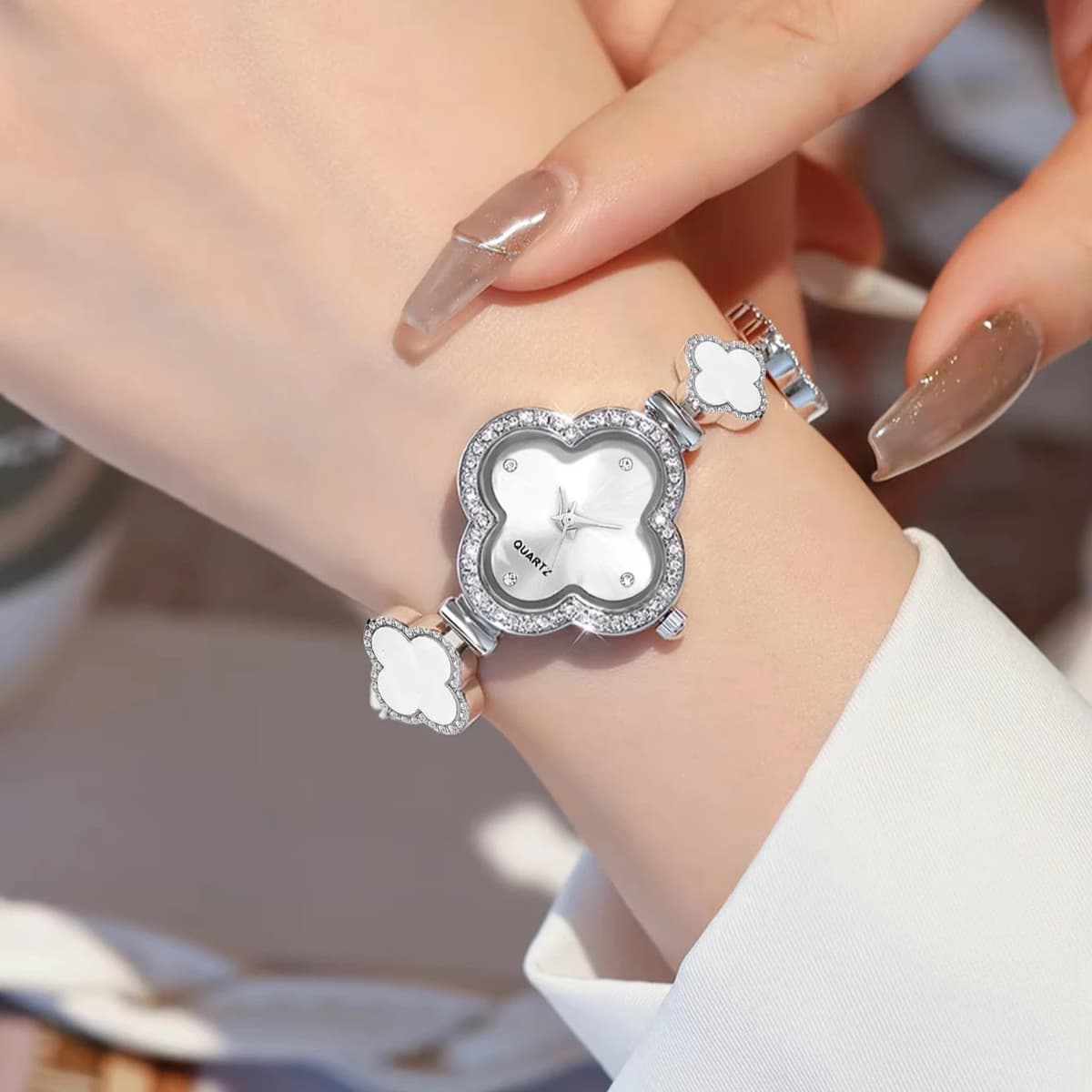 LUCKYFOX Women's Quartz Watch - Luxury Clover Design — image 3