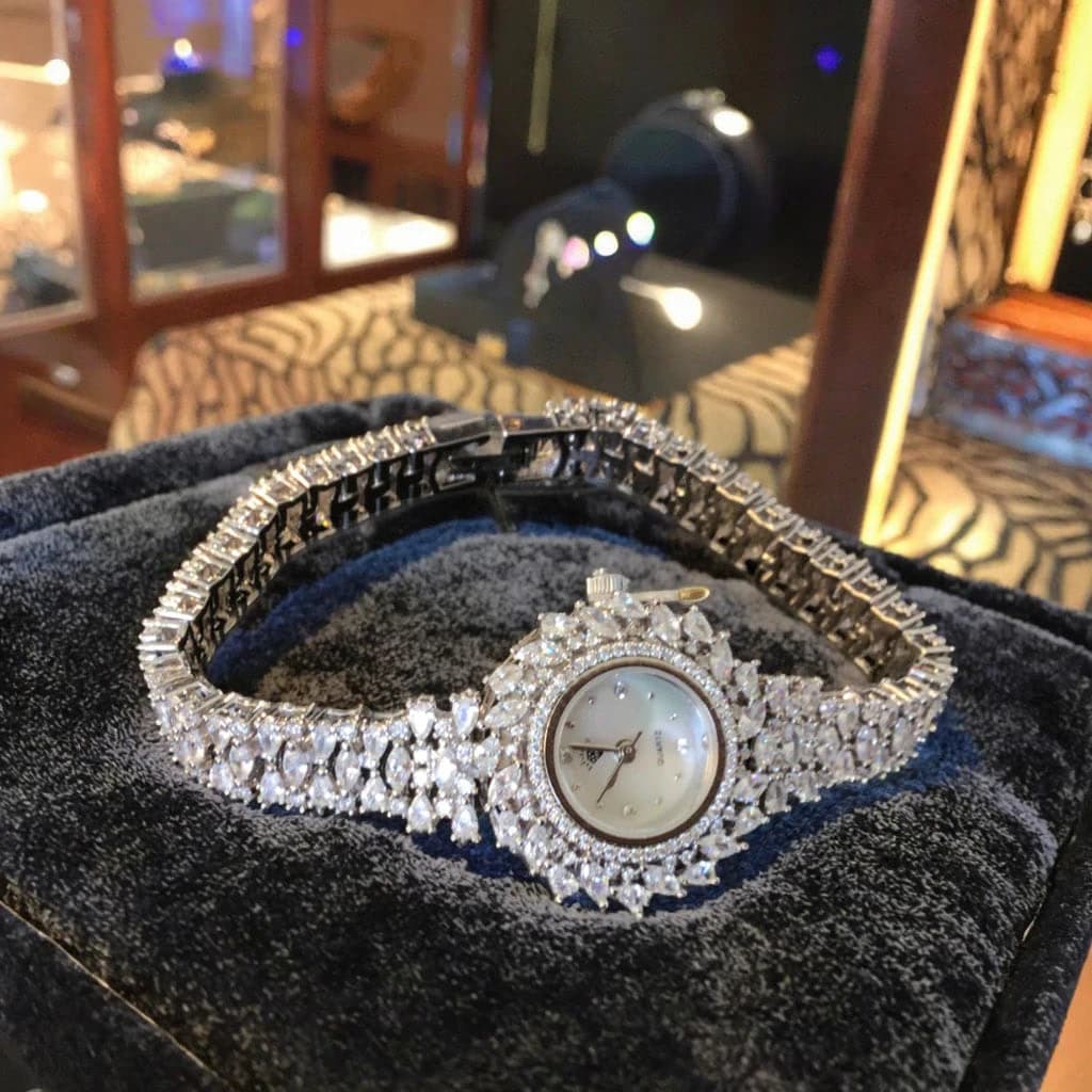 Elegant Zircon Quartz Women's Watch with LED & Steel Band — image 6