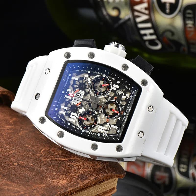 Luxury Men's Quartz Watches with Calendars - 2024 Trend — image 10
