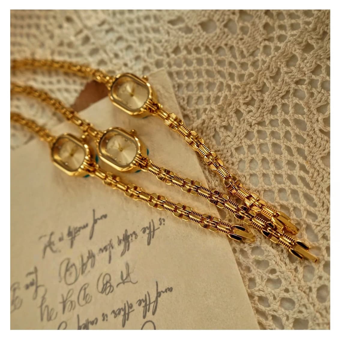 Luxury Medieval Retro Women's Quartz Watch - Waterproof — image 3